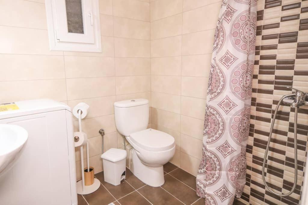Quiet, Fully Refurbished In Διαμέρισμα *